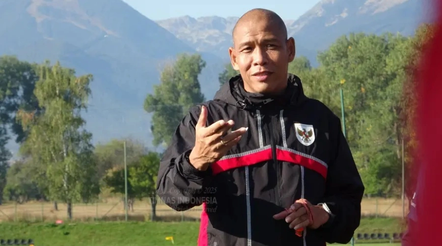 Jelang Timnas Indonesia U-17 vs Brasil, Nova Arianto Tantang Pemain Berani